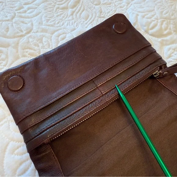 Latico Textured Brown Leather Terry Wallet Multi Card - Picture 9 of 11